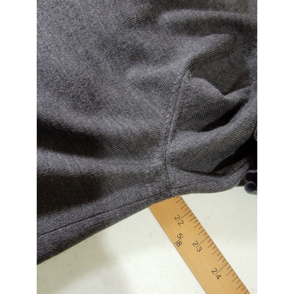 Men's Brooks Brothers Extra Fine Merino Wool Grey V-neck Pullover Sweater-Medium - Picture 3 of 6
